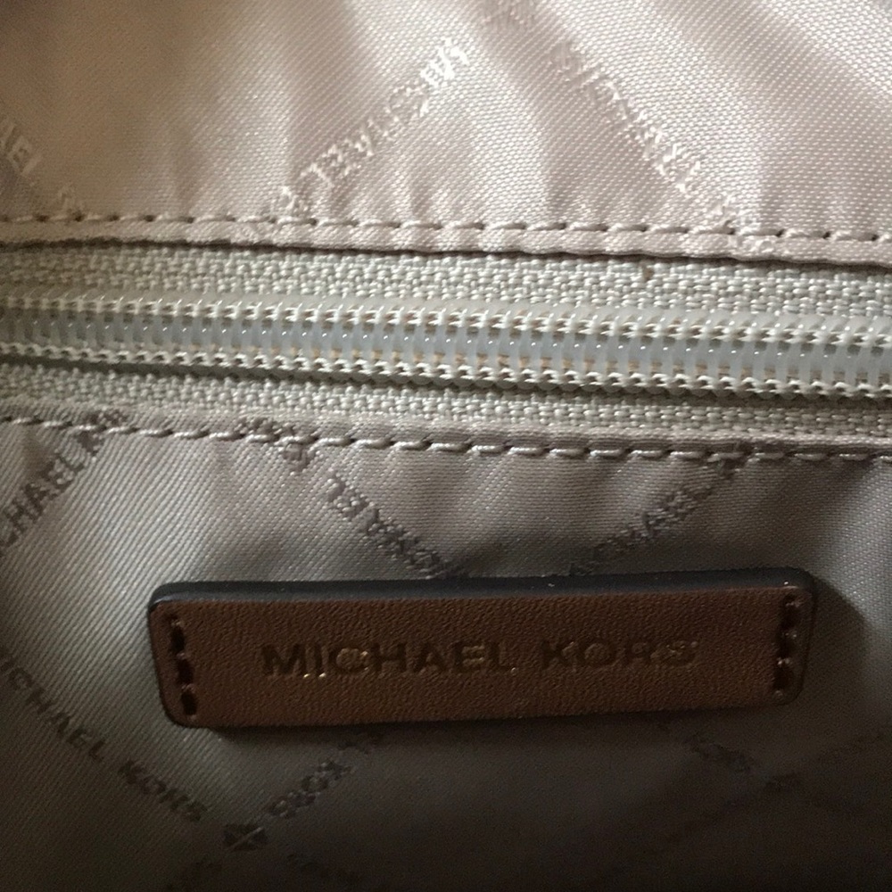SOLD Merry Xmas to You ❤️NWT Michael Kors Handbag - Picture 5 of 6